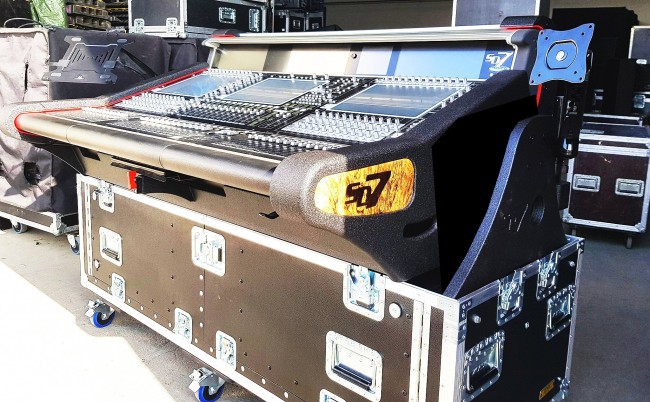 Flip-Ready Detachable Easy Retracting Hydraulic Lift Case for Digico SD7 Digital Mixing Console by ZCase®